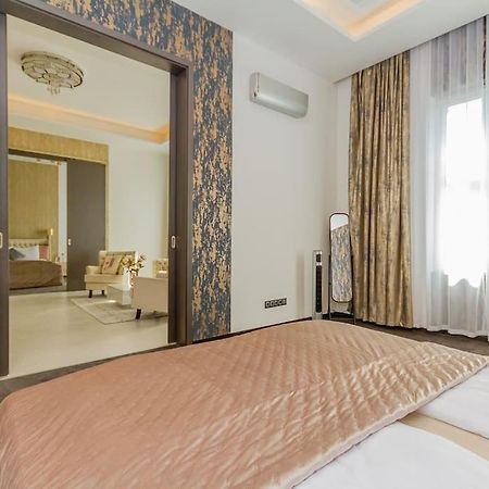 The Opulent Oasis By Newave Apartment Будапеща Екстериор снимка