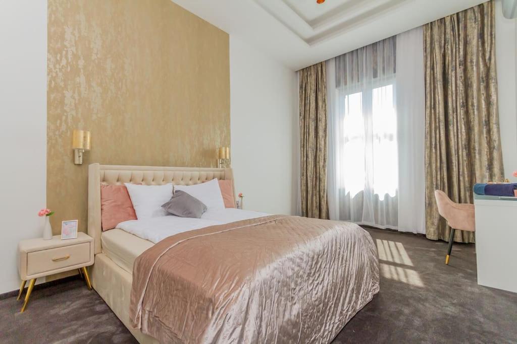 The Opulent Oasis By Newave Apartment Будапеща Екстериор снимка
